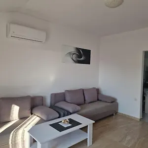 apartmani-ivan-rtina.hotelinzadar.com/